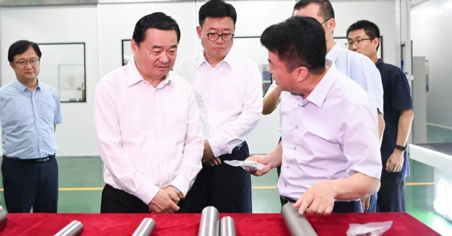 遼寧省委書(shū)記、省人大常委會(huì)主任郝鵬調(diào)研金屬所